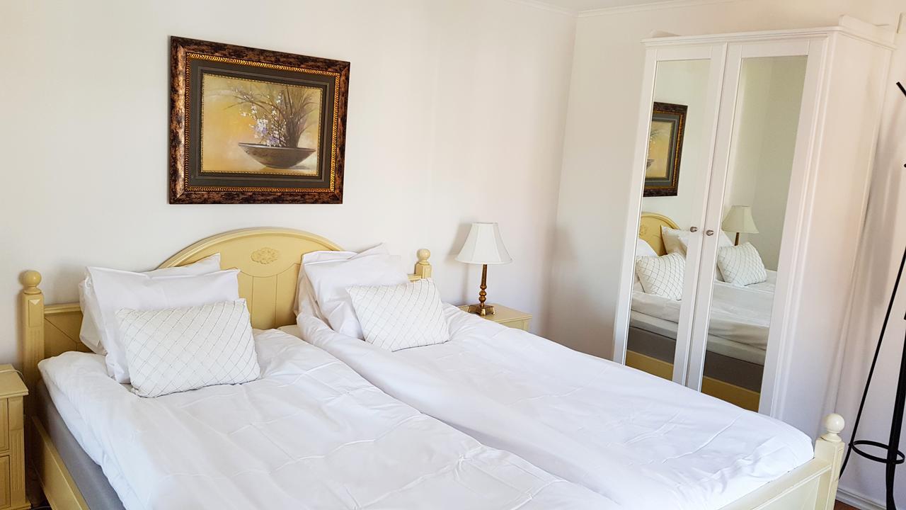 Hotell Groenfeltsgarden Karlskoga Bagian luar foto